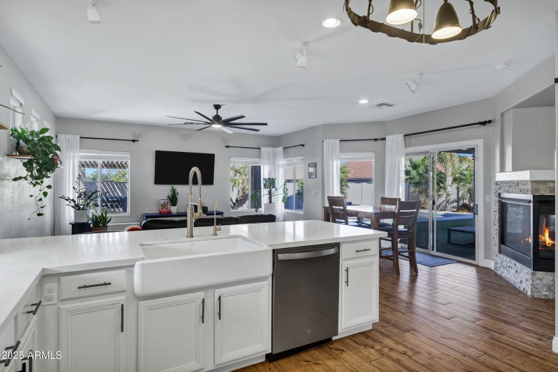 3402 E Thornton Ave-22