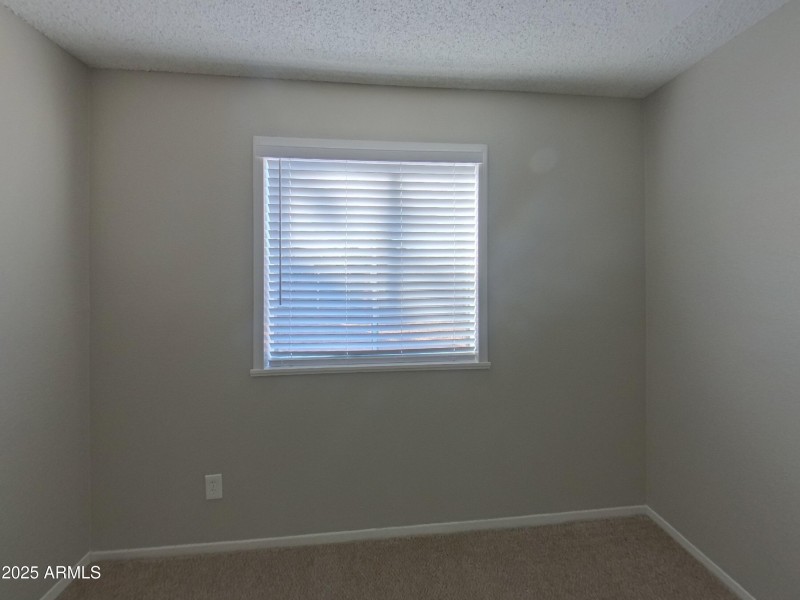 9_pc_lGGYByil7i_ztkUelVTwN_layout_1