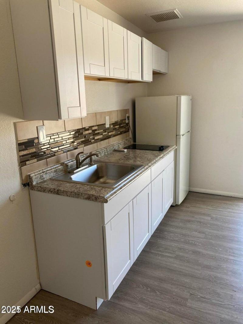 20210316220159756784000000-o