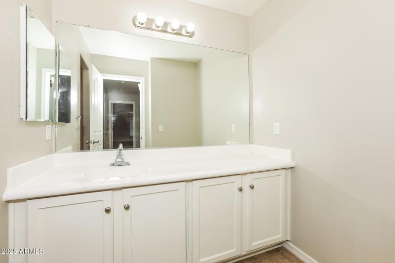 018-photo-bathroom-14979953