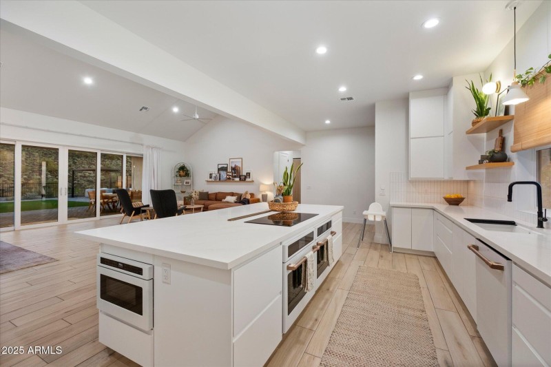 Double Ovens / Microwave