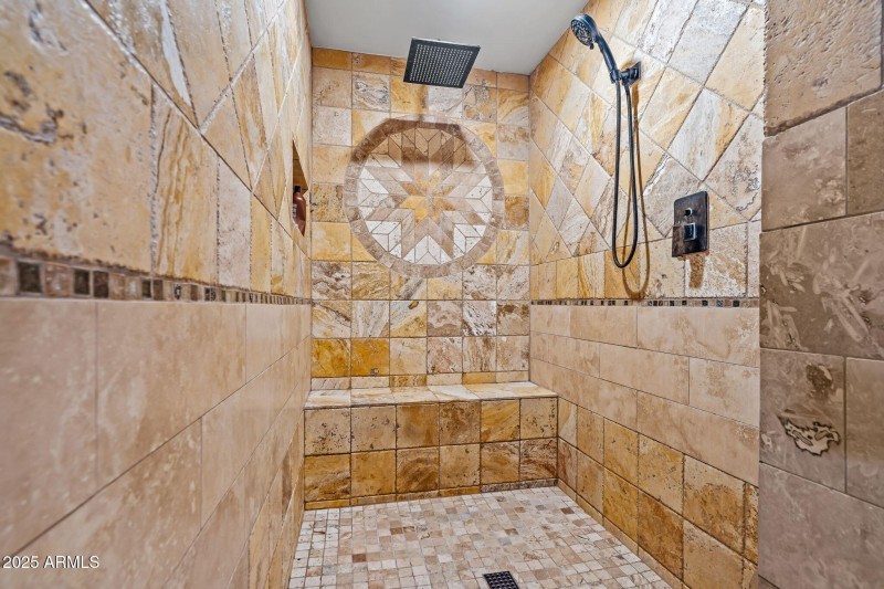 45-web-or-mls-13217 N 65th Dr--24