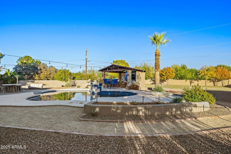 81-web-or-mls-13217 N 65th Dr--72