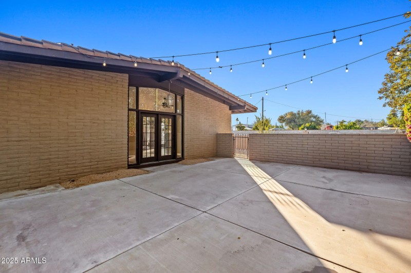 94-web-or-mls-13217 N 65th Dr--85