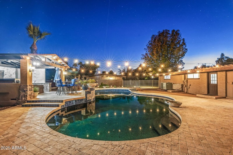 122-web-or-mls-13217 N 65th Dr--99