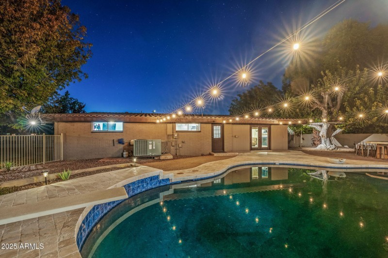 124-web-or-mls-13217 N 65th Dr--105