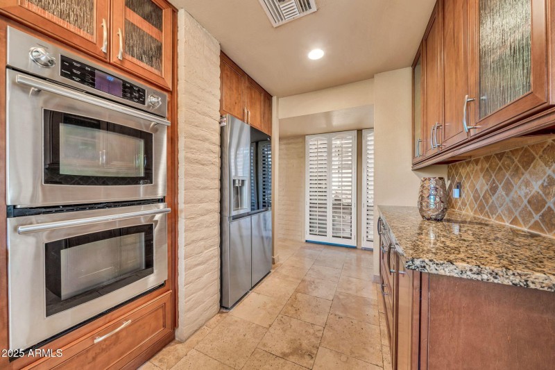 mls_1139 E Coral Gables Dr-30