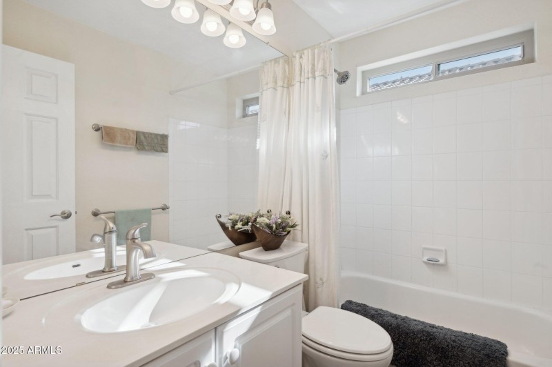 26-web-or-mls-1211-n-jackson-st