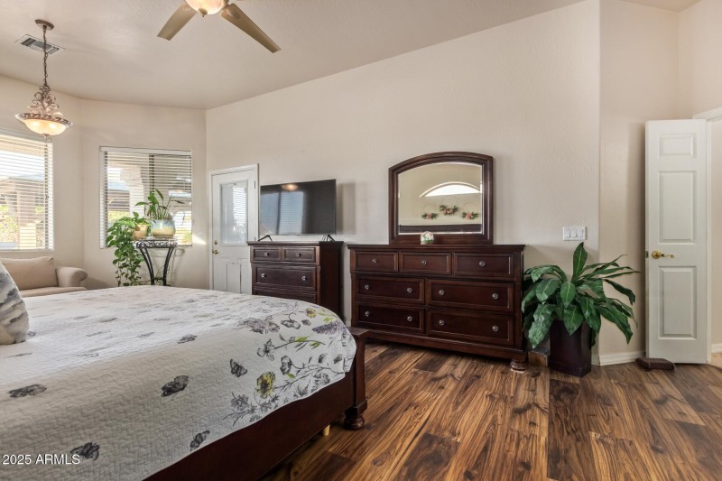 25 - Avenida Del Sol