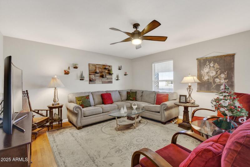 10_10001_W_Burns_Dr10_mls