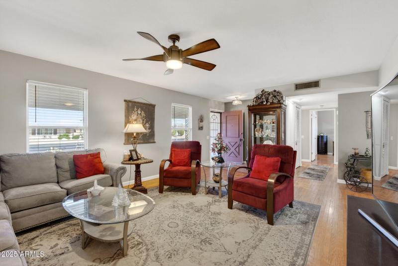 11_10001_W_Burns_Dr11_mls