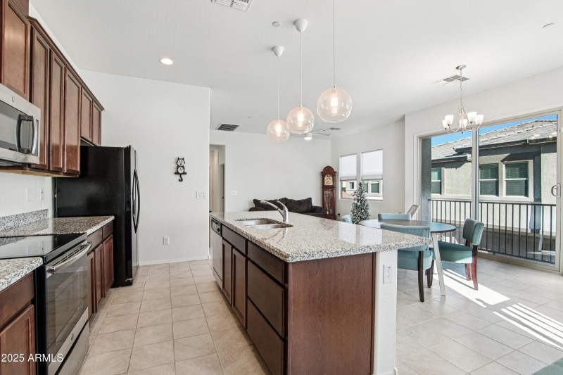 9-print-W Encanto Blvd-S1112-009