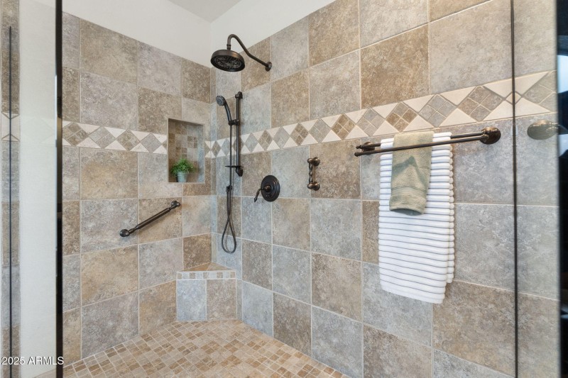 48-7242 N 23rd Place