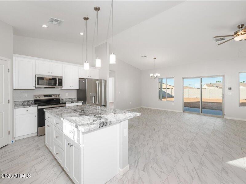 10-9842-W-Pacifico-Drive-10