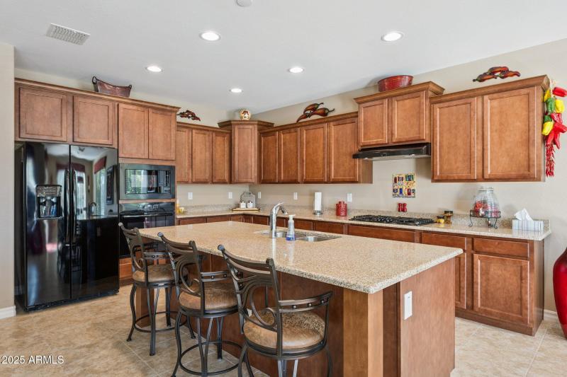 9-web-or-mls-401-basswood-ave