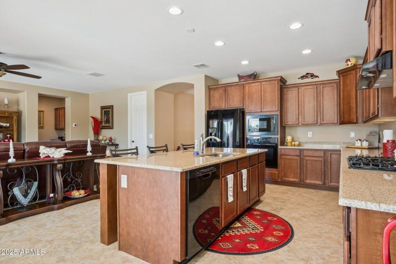 11-web-or-mls-401-basswood-ave