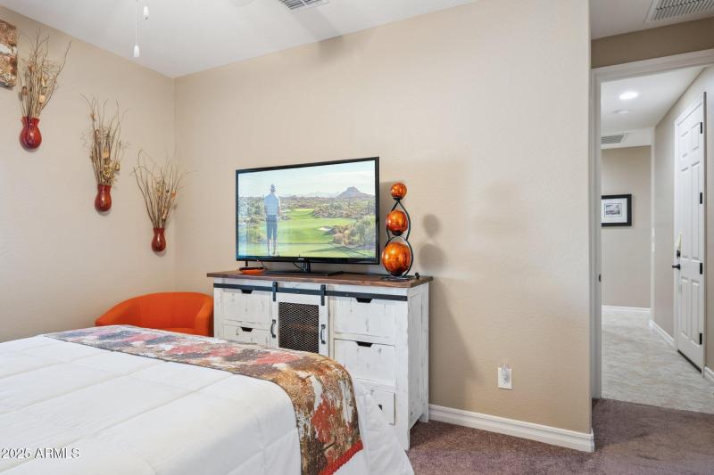 28-web-or-mls-401-basswood-ave