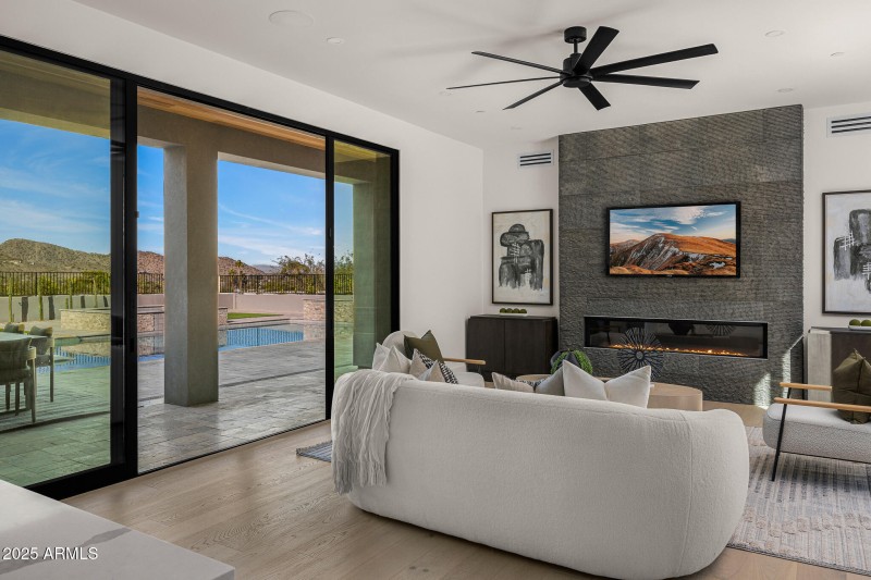 family room_doors open