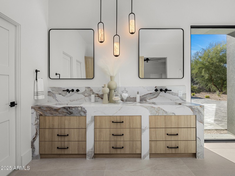 primary bath double vanity
