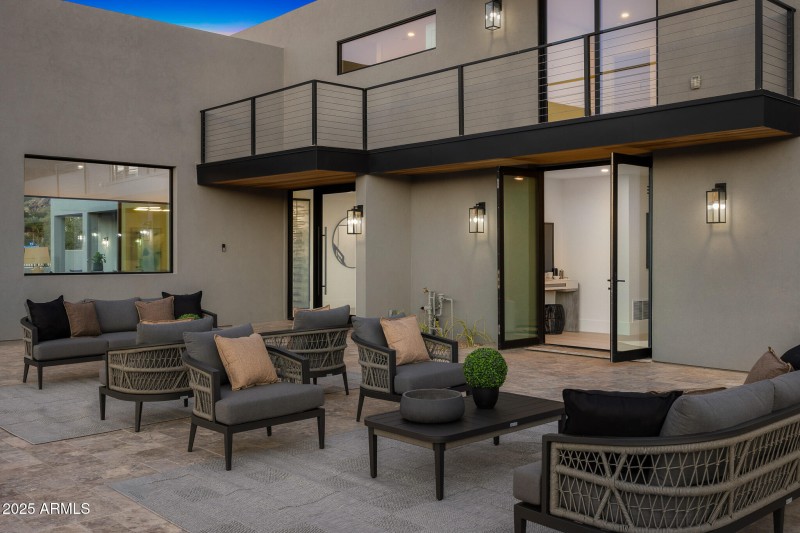 front courtyard lounge