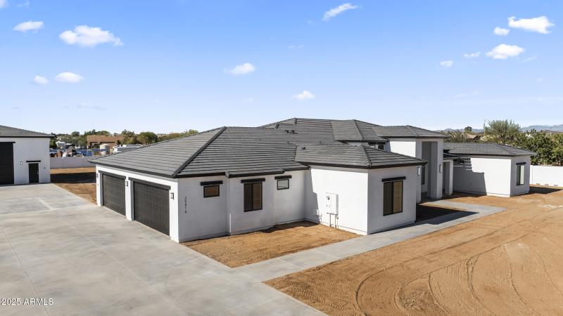 6_dji_20251211124348_0737_d