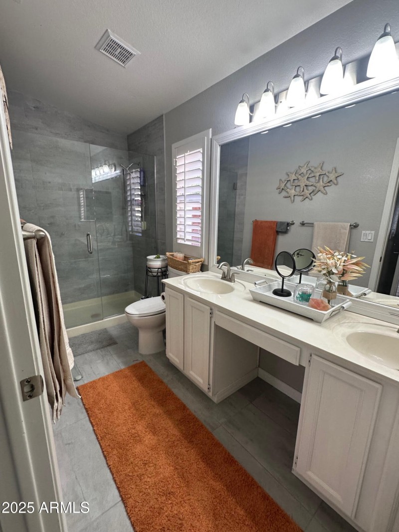 Chicago Primary Bath