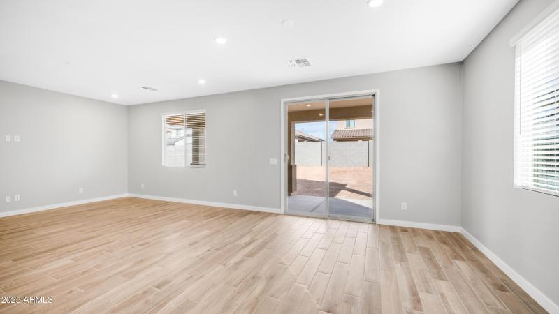 18372 W Villa Chula Ln (15)