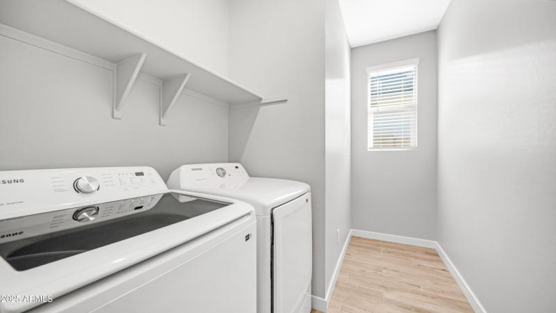 Washer/Dryer Included