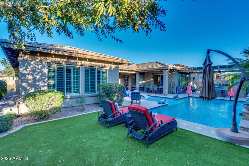 Entertainers Backyard