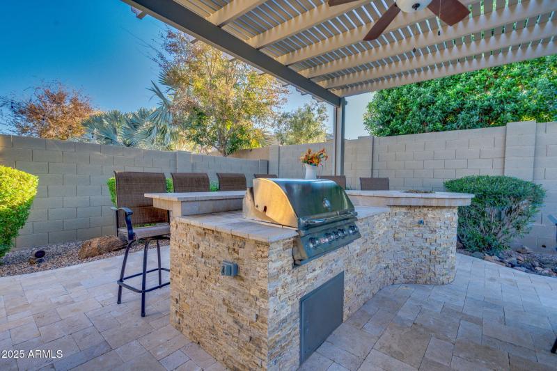 Built in BBQ/Pergola