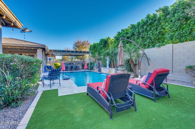 Entertainers Backyard