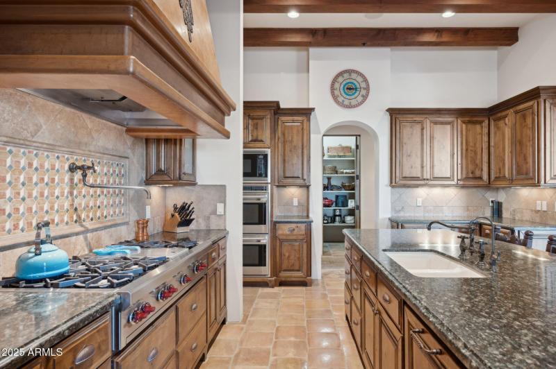 25-web-or-mls-10986-e-wildcat-hill-rd