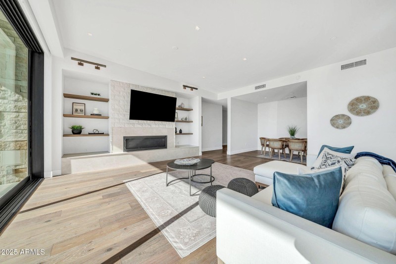 6331 E Phoenician Blvd 6-1