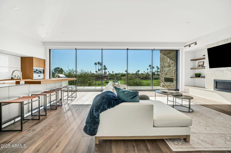 Full window sliders with shades