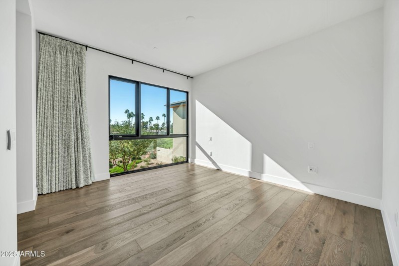 3rd Bedroom with view!