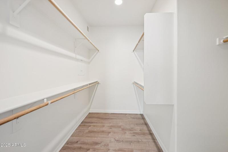 22-web-or-mls-N 40th St-S1312-021