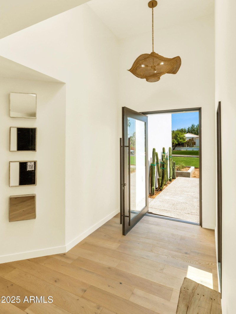 5 TOD5119-005-012-3151x4200