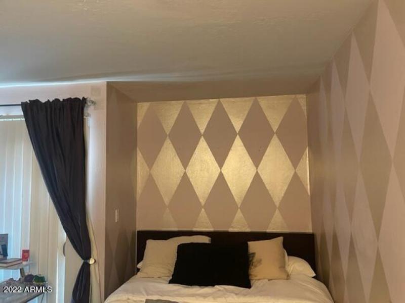 GUEST ROOM OFF MASTER