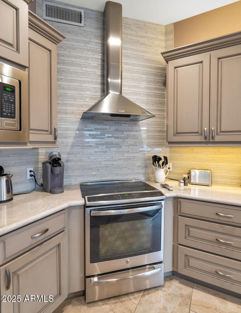 7700 E Princess Blvd-large-016-020-7700