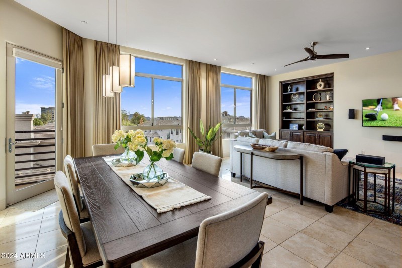 Dining:Family view golf photo