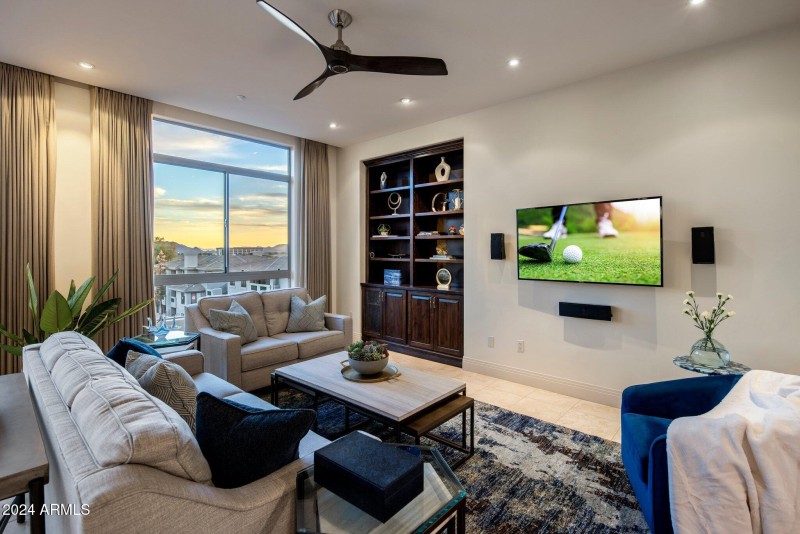 Sunset Family room-golf photo