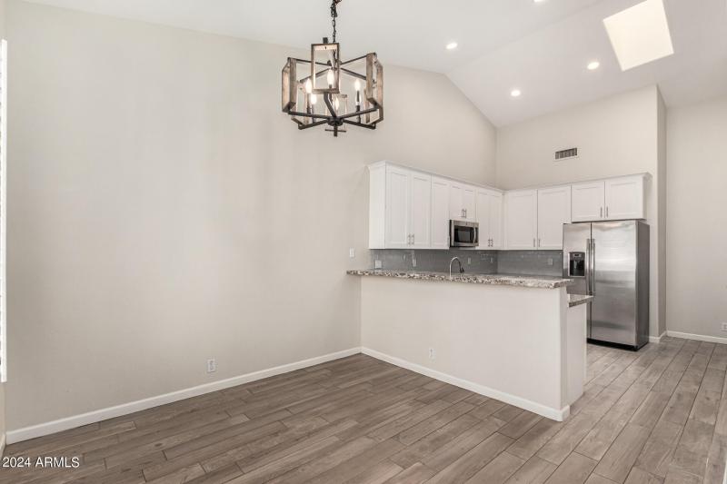 Kitchen:Dining Area 2