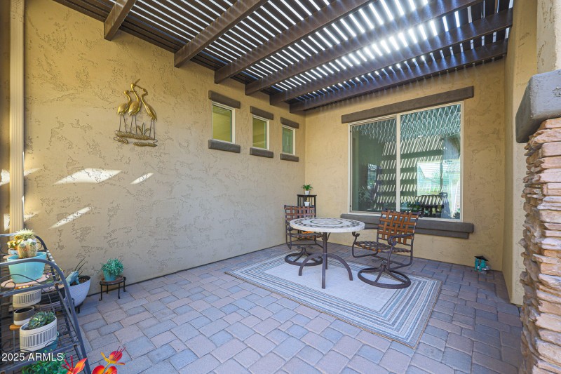 Courtyard w/ Pergola