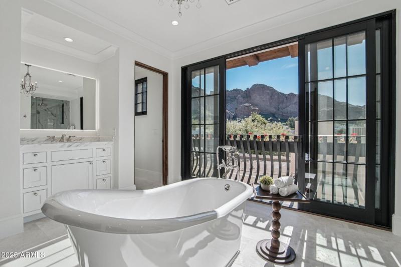 26-web-or-mls-N Echo Canyon Ln-S1412-026