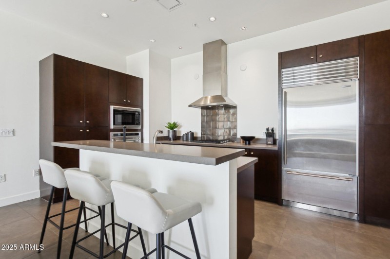 Sleek Modern Kitchen Design