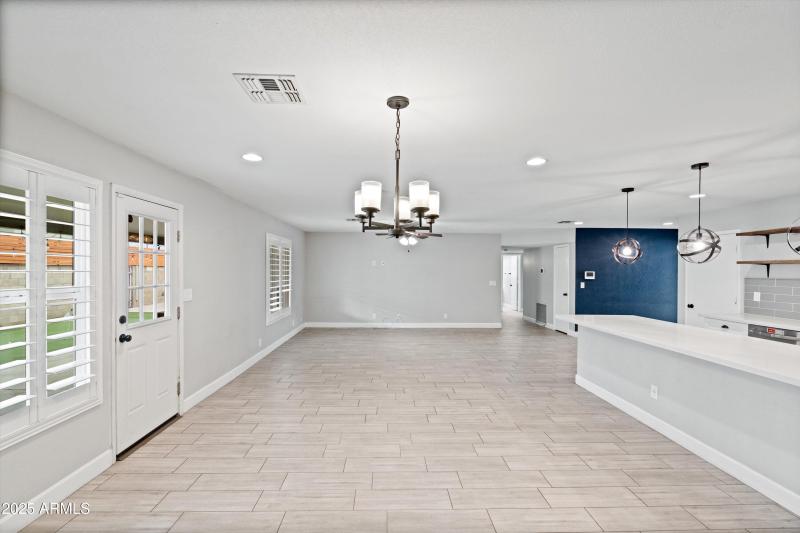 Dining to Family and Kitchen