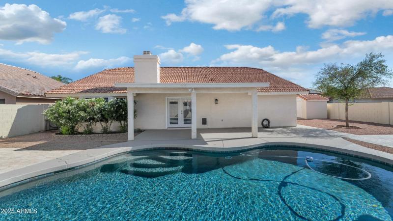 Linda backyard pool pro