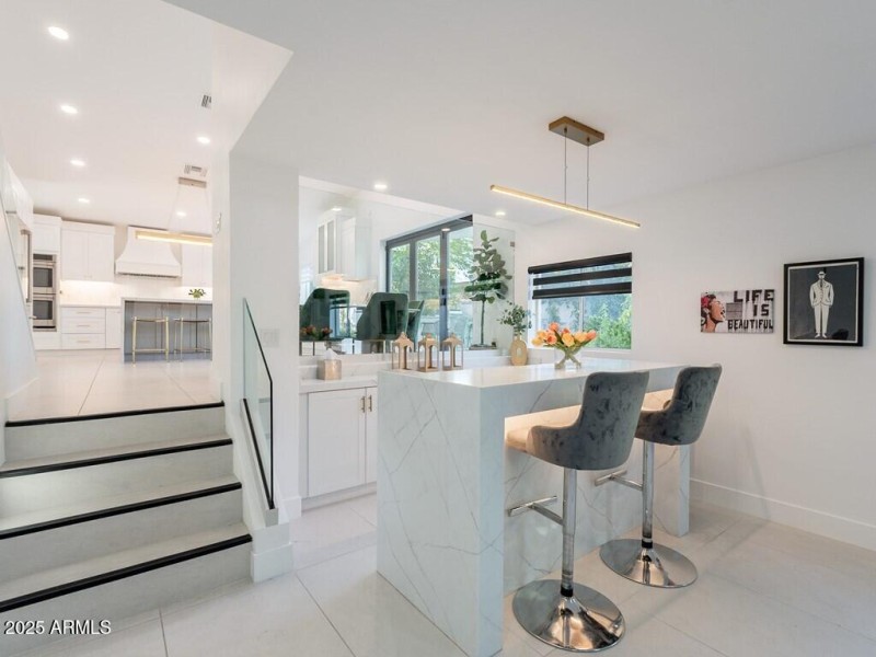 014_EatUp Bar Seating