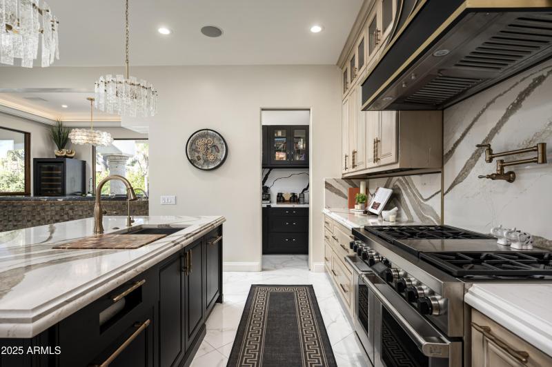 6500 E Fanfol Dr -18