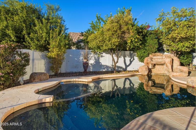 20652_N_53RD_AVE_Outd_025